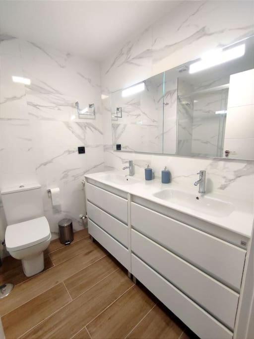 Vivienda Alameda De Santiago Daire Santiago de Compostela Dış mekan fotoğraf